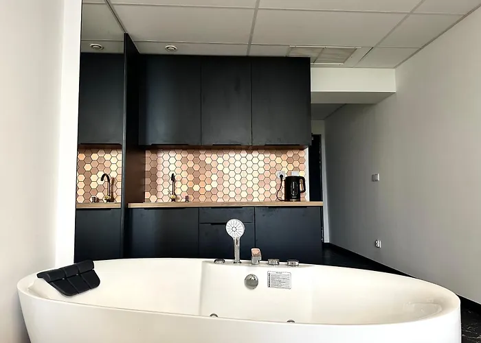 Bierutowska - Lift & Laundry Apartment *