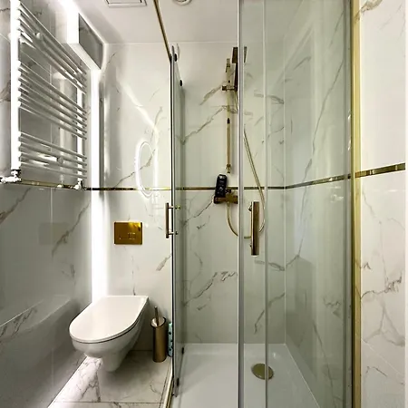 Bierutowska - Lift & Laundry Appartamento Breslavia